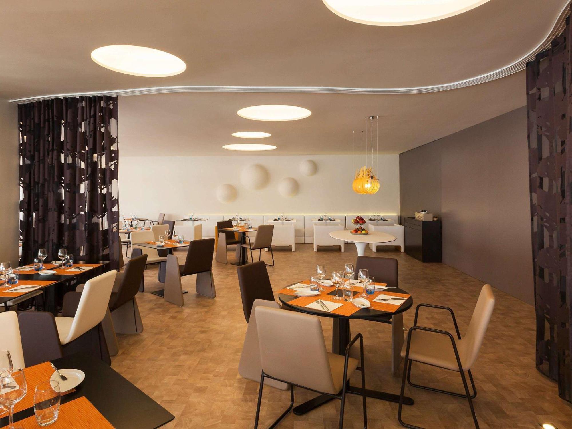 Novotel Setúbal Exteriör bild